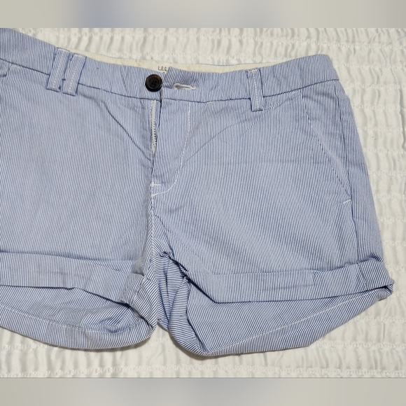 H&M BLUE STRIPE SHORTS SIZE 4 - Picture 2 of 15